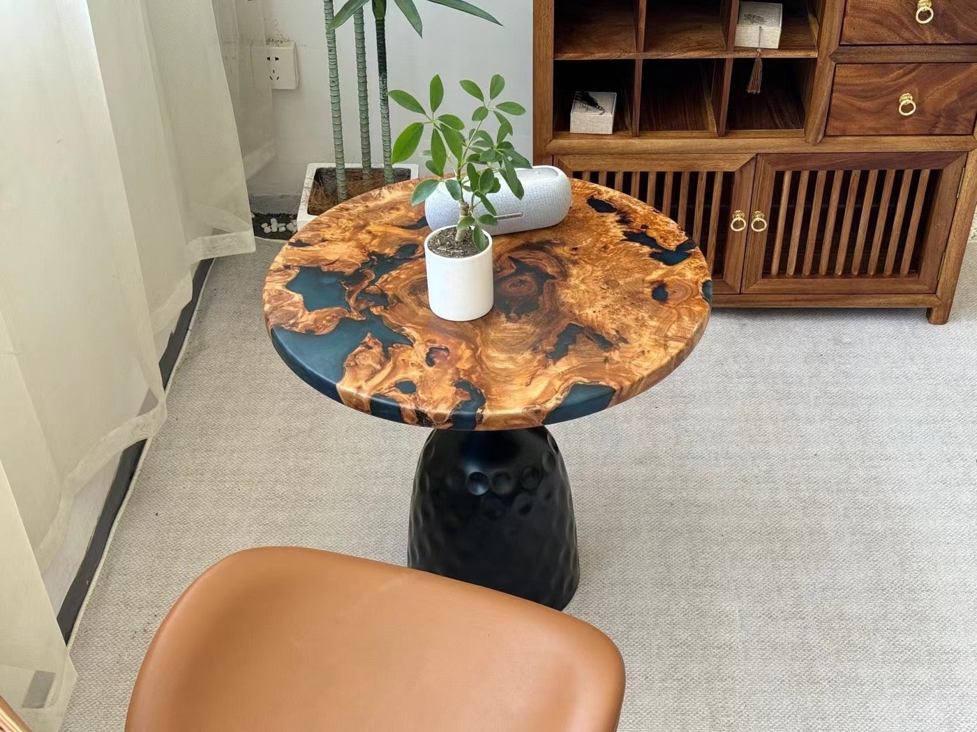 Custom Blue Epoxy Resin Round Coffee Table