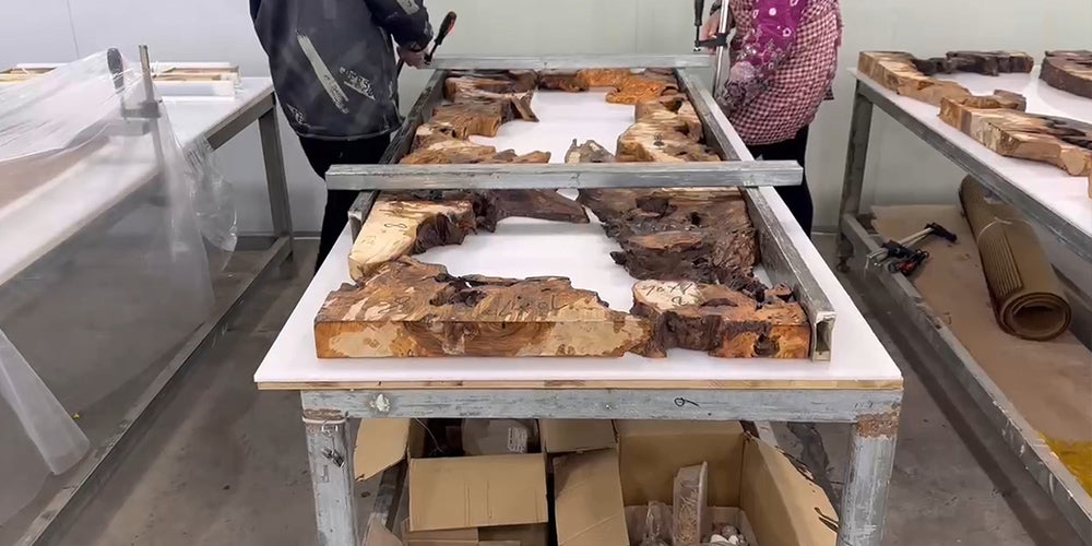 Constructing mold to hold epoxy resin for live edge river table